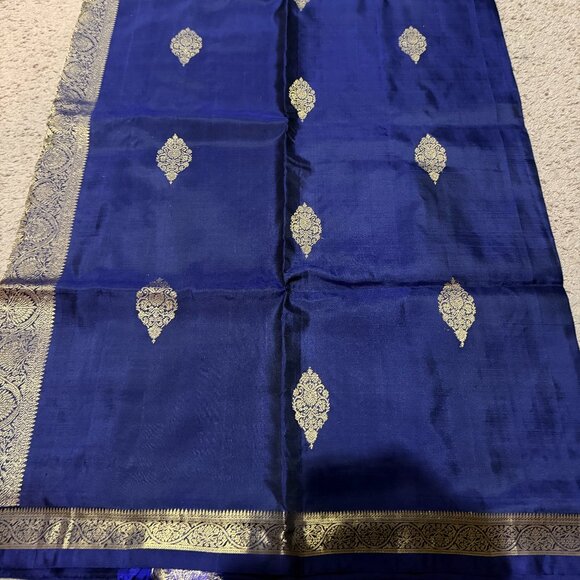 Pure kanchipuram Silk Saree in blue - Picture 1 of 11